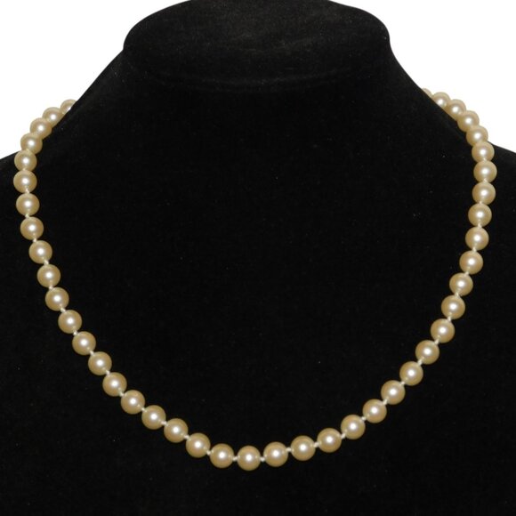Monet Vintage Classic Pearl Necklace - Picture 1 of 5